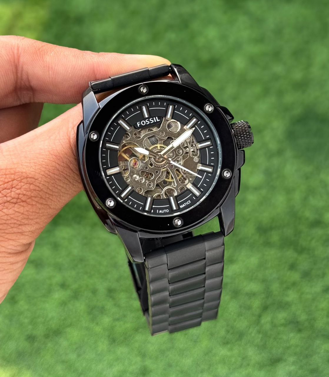 Daring and complex inside and out, our new motion-powered automatic Modern Machine makes an unforgettable impression on your outfit