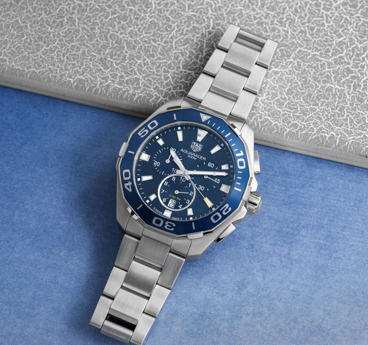 Its bold Black dial and striking design makes the TagHeuer Aquaracer a statement of sophistication