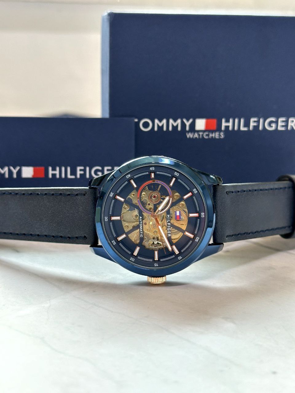 Men analog watch from TOMMY HILFIGER