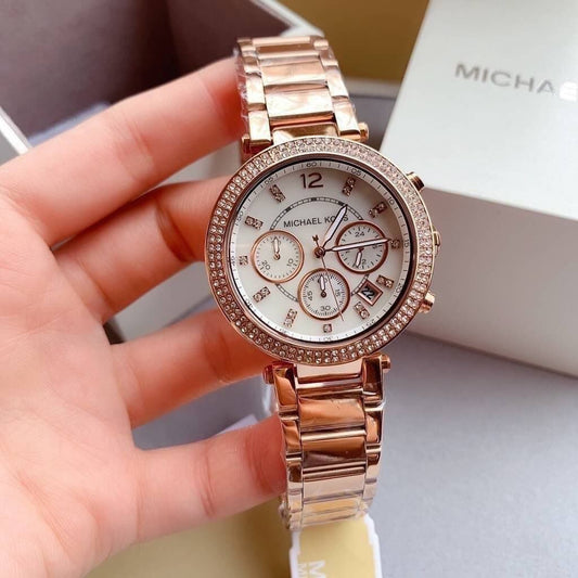 Michael Kors Luxury Gold Stylish Elegant
