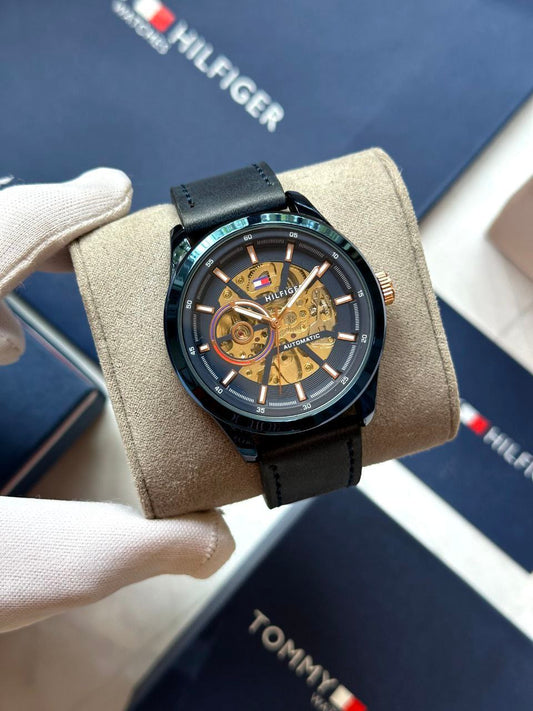 Men analog watch from TOMMY HILFIGER
